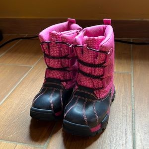 Used- toddler snow boots. Size 11 by OshKosh B’gosh